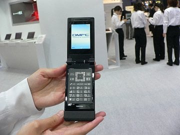 Toshiba W55T vybavený palivovým článkem