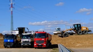 Náhledový obrázek - Z Prahy až k Baltu kompletně po dálnici. Česko oznámilo termín, kdy bude dálnice D11 celá hotová