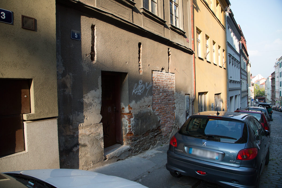 Krymská ulice v Praze se proměňuje díky nadšeným podnikatelům.