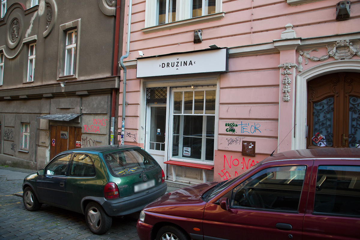 Krymská ulice v Praze se proměňuje díky nadšeným podnikatelům.