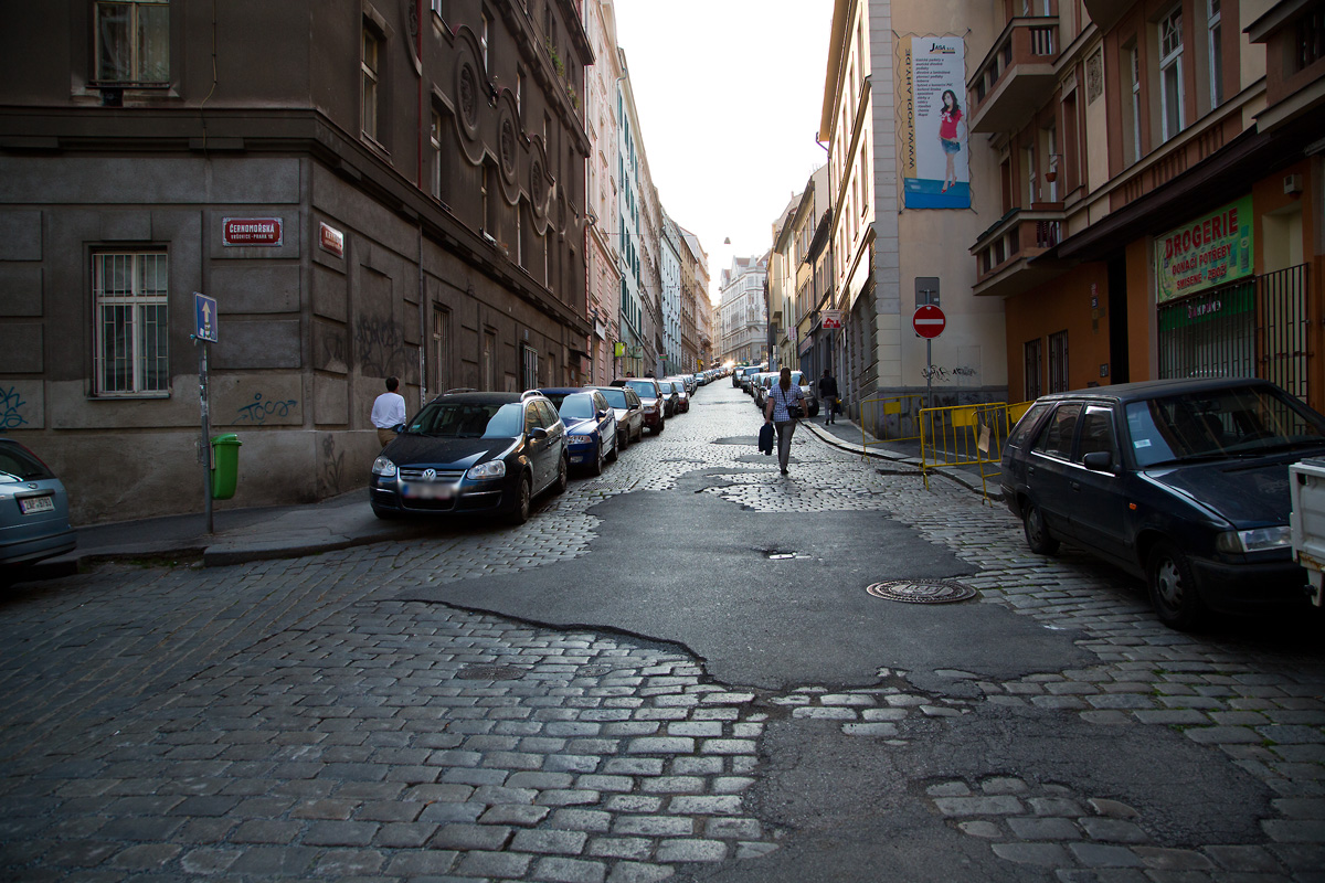 Krymská ulice v Praze se proměňuje díky nadšeným podnikatelům.
