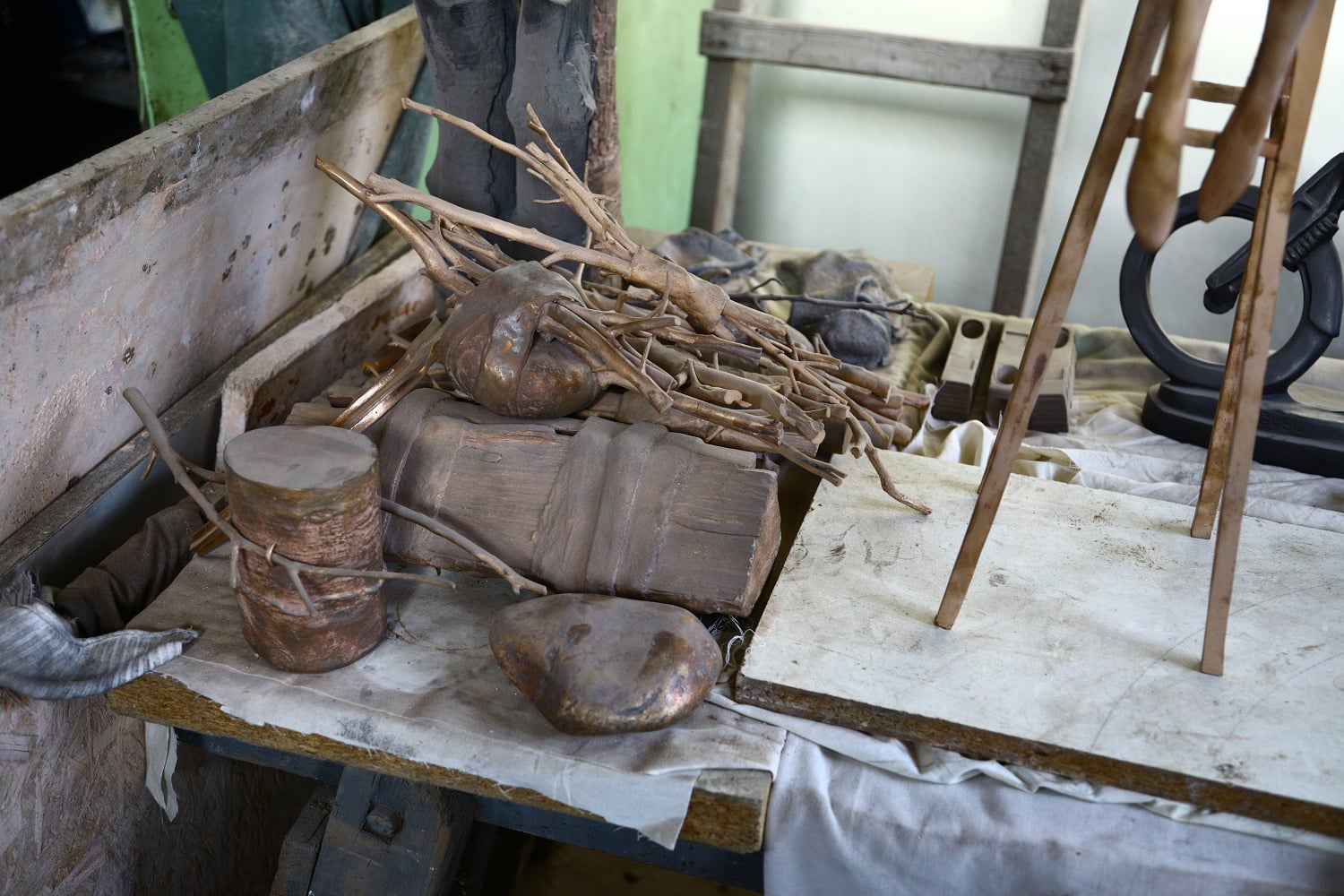 Stará Huť má staletou tradici a je věrná starému řemeslu.