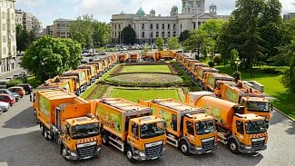 Náhledový obrázek - Společnost DAF Trucks dodala do Bělehradu 44 vozidel pro úklid města