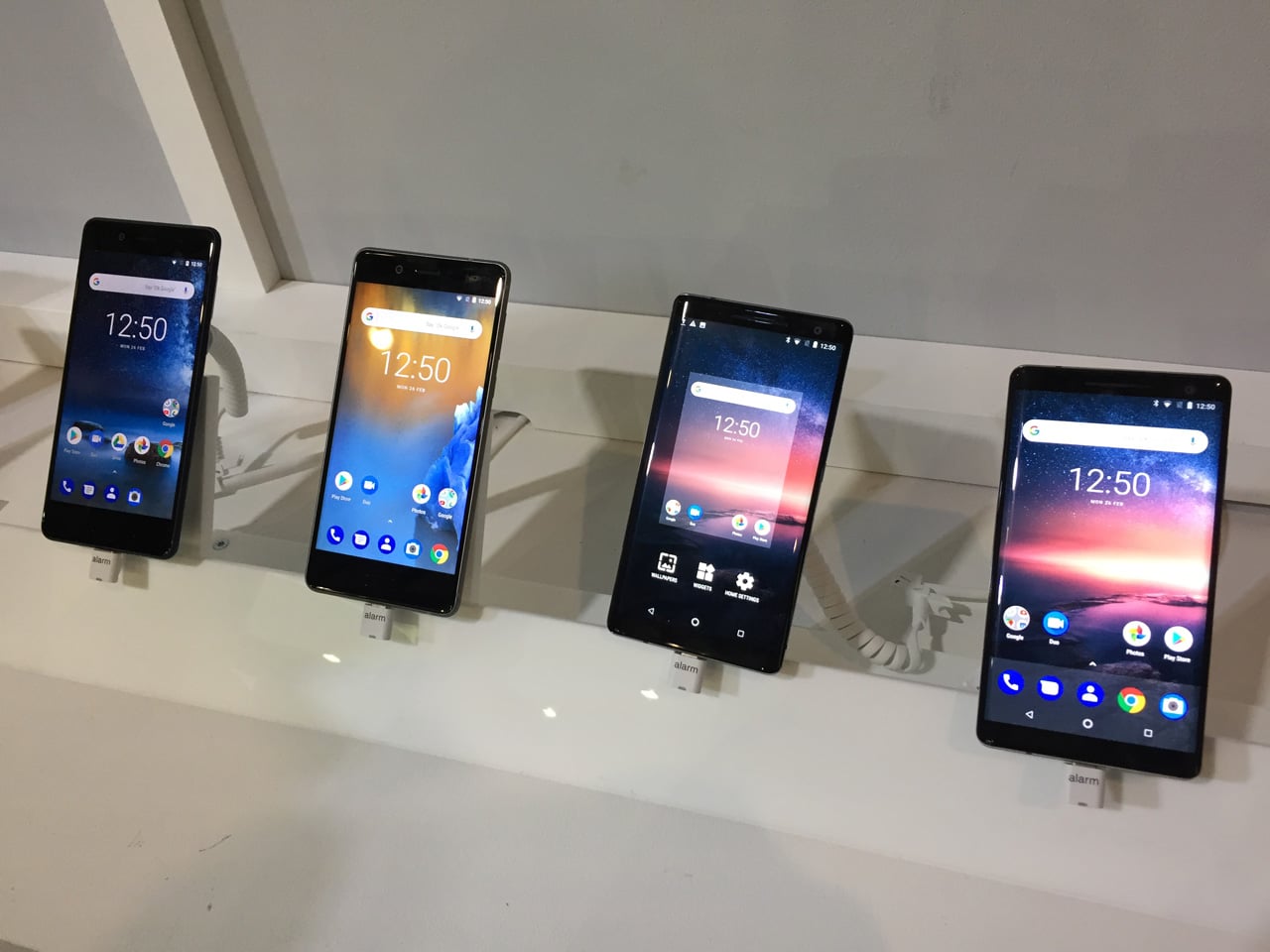 Nové telefony, tablety a notebooky z Mobile World Congress 2018