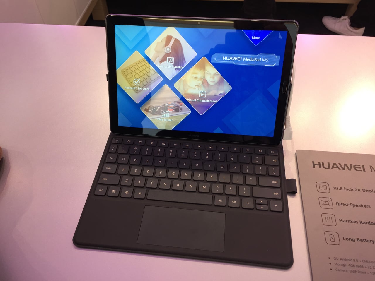 Nové telefony, tablety a notebooky z Mobile World Congress 2018