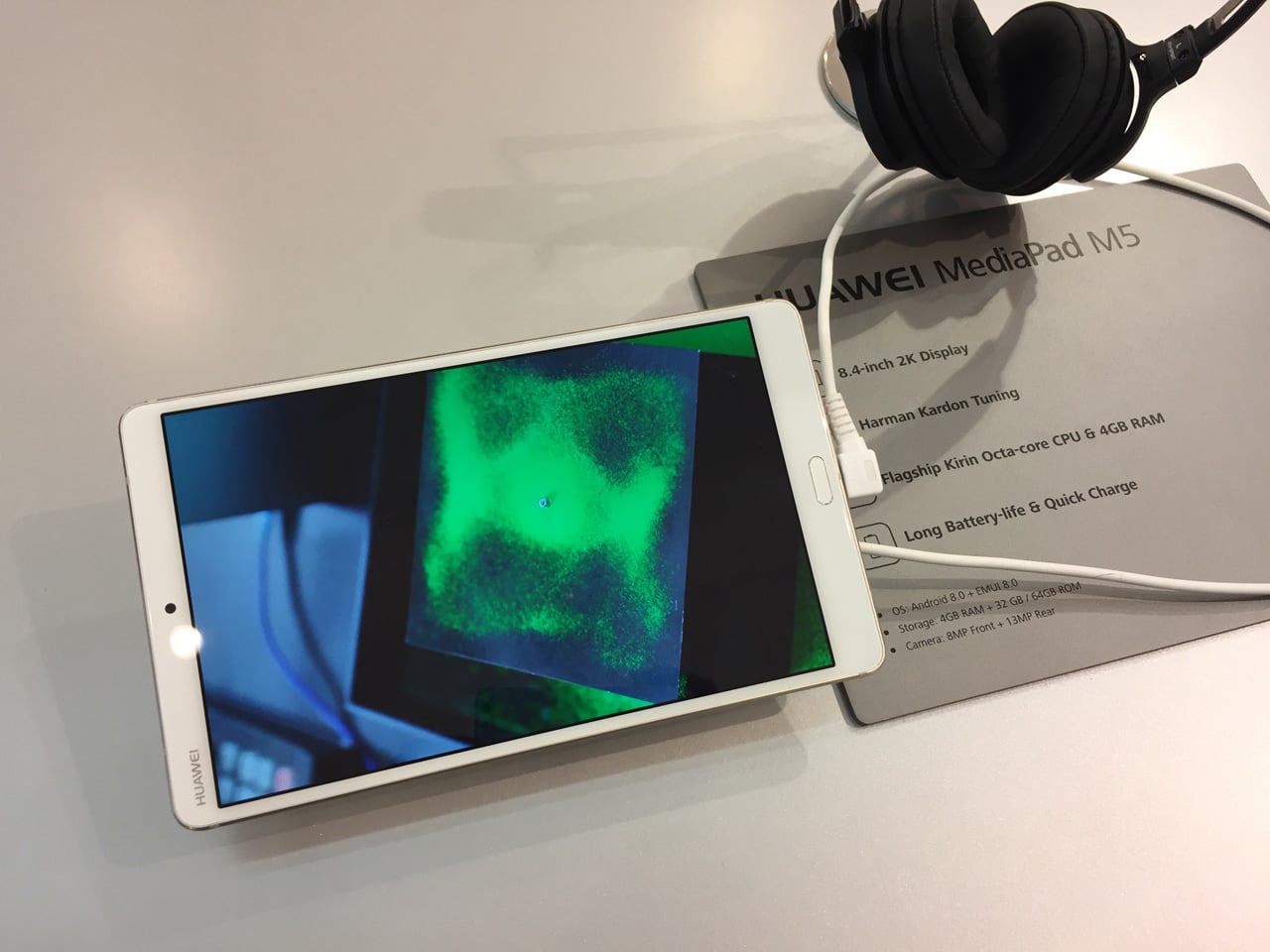 Nové telefony, tablety a notebooky z Mobile World Congress 2018