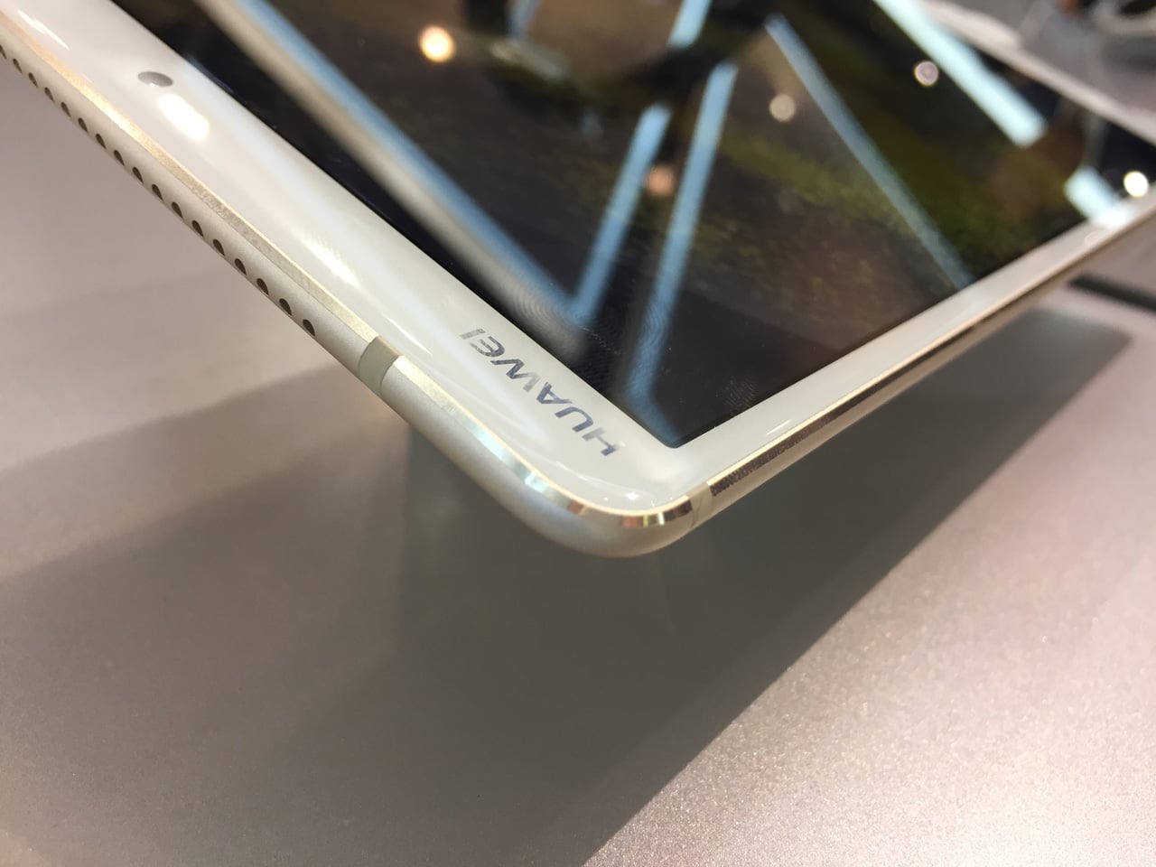 Nové telefony, tablety a notebooky z Mobile World Congress 2018