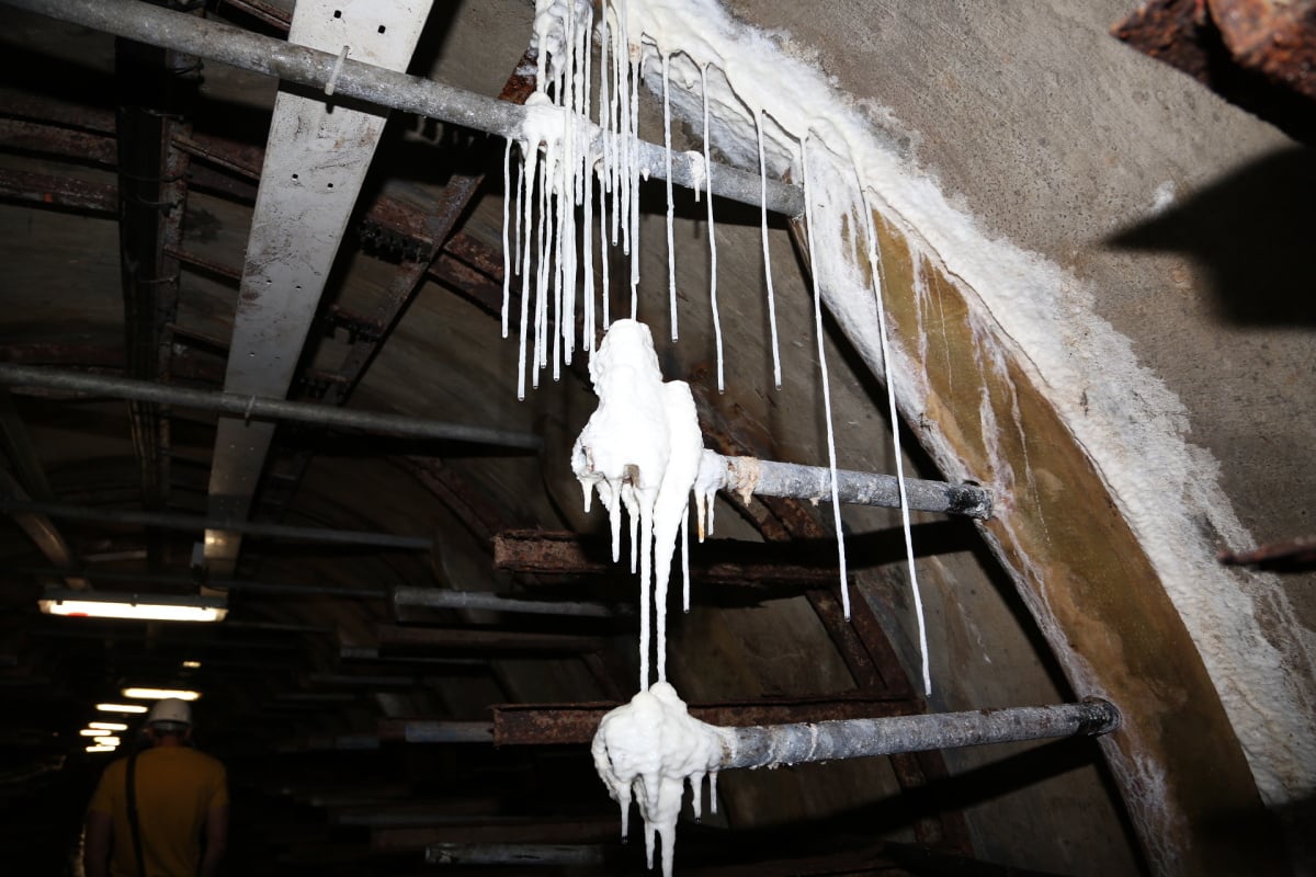 Optika i metalika 20 metrů pod zemí. Kolektor CETINu