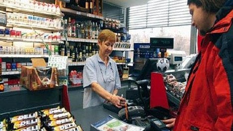 Náhledový obrázek - Cigarety a čokoláda skončí pod pultem