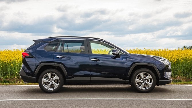 2019-07-Toyota-RAV4-4-of-33.jpg