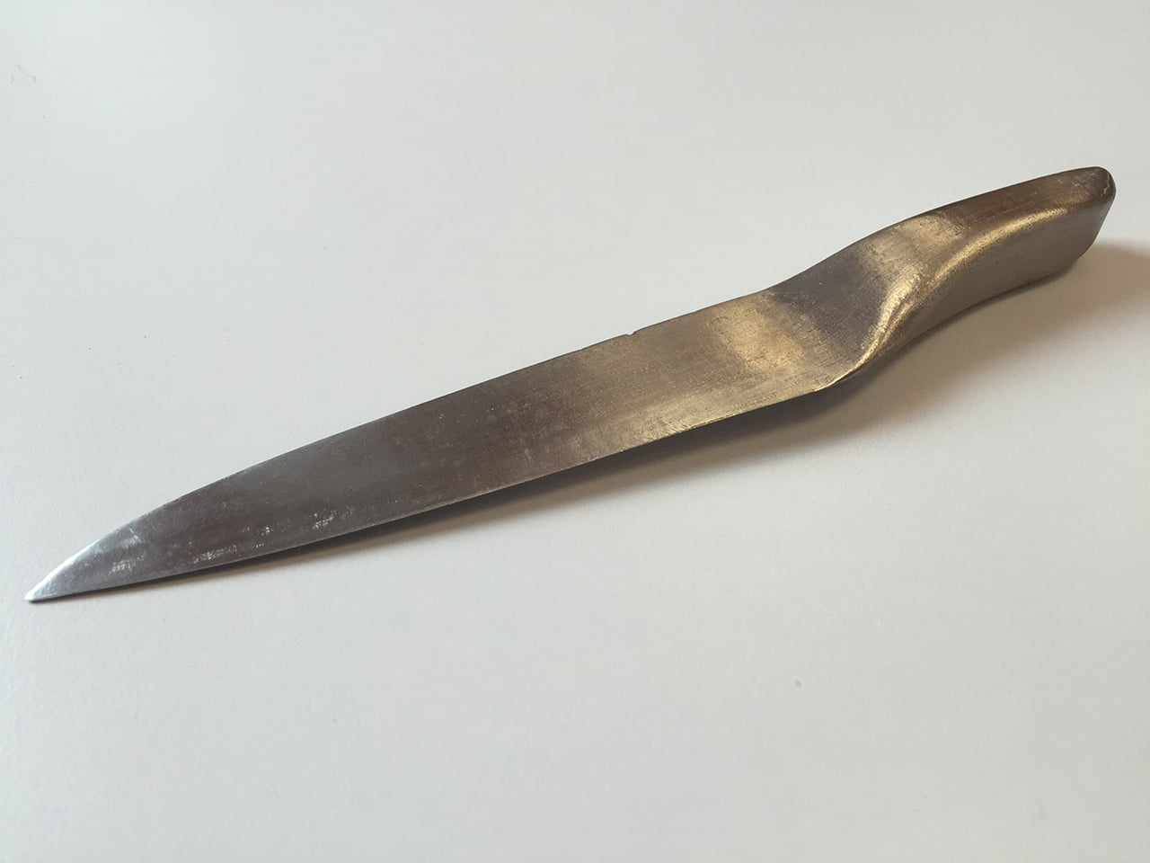 Vytištěný ostrý nůž.