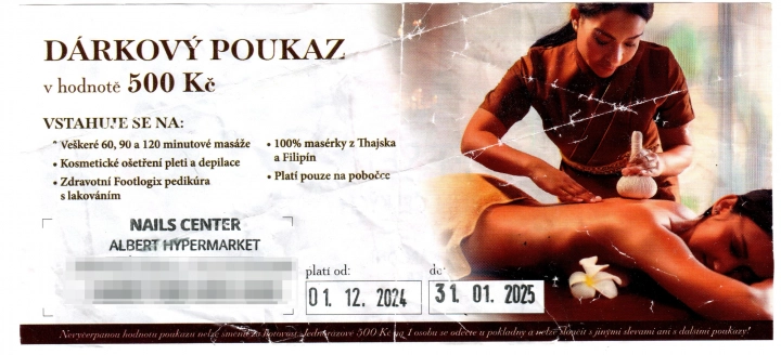 Nesprávné použití kopie pravé bankovky na reklamním voucheru. Voucher je vytištěný na křídovém papíru a již na první pohled je jasné, že jde jen o voucher a nevědomost vietnamského autora. Rozměry jsou však identické s originální bankovkou, a to je přestupek.