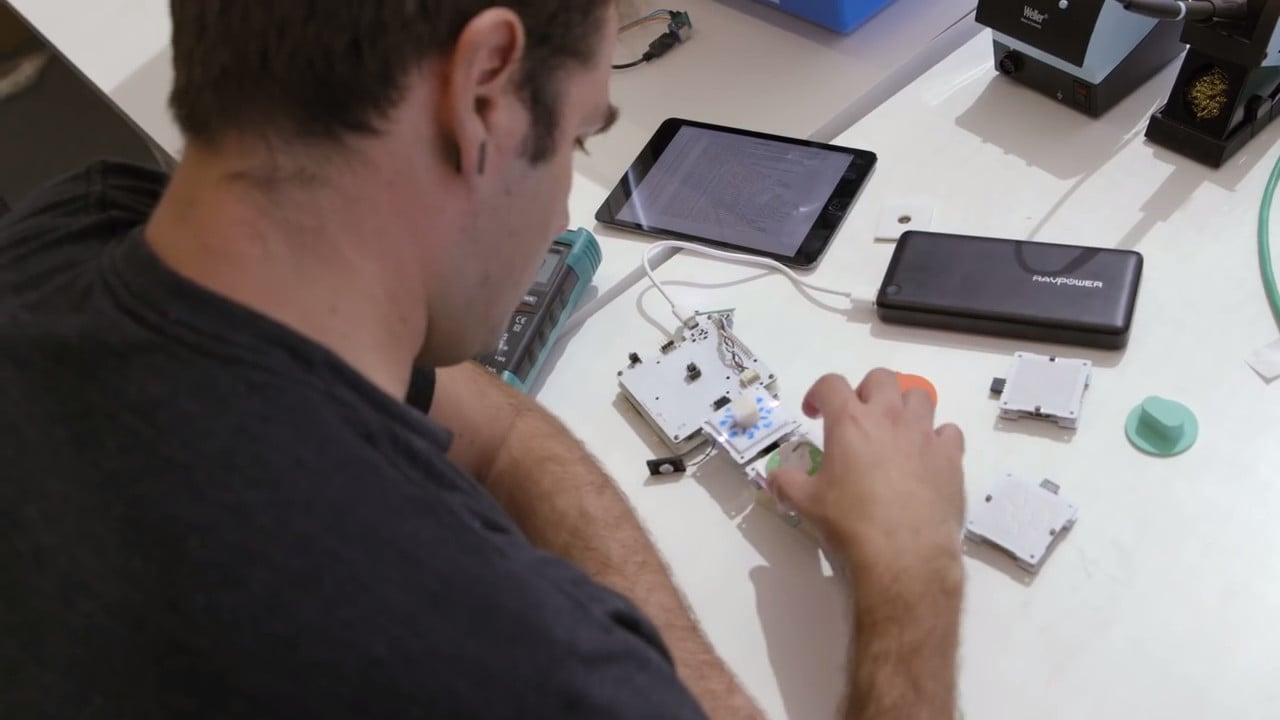 V současné době je projekt ještě v poměrně intenzivní fázi vývoje, takže je těžké říci, kdy a za jakých podmínek bude jeho konečná podoba dostupná.