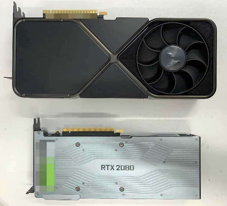 Nvidia GeForce RTX 3090 Founders Edition, uniklá fotografie zadní/horní strany (otočeno/ořez)