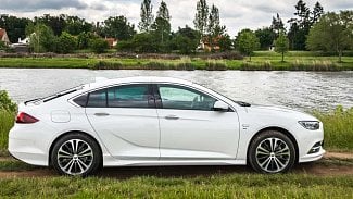 Náhledový obrázek - Nový Opel Insignia vstoupil na český trh. Zatopit chce Škodě Superb i BMW