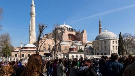 Náhledový obrázek - Erdogan: Chrám Hagia Sofia by mohl být přeměněn na mešitu. Řekové protestují