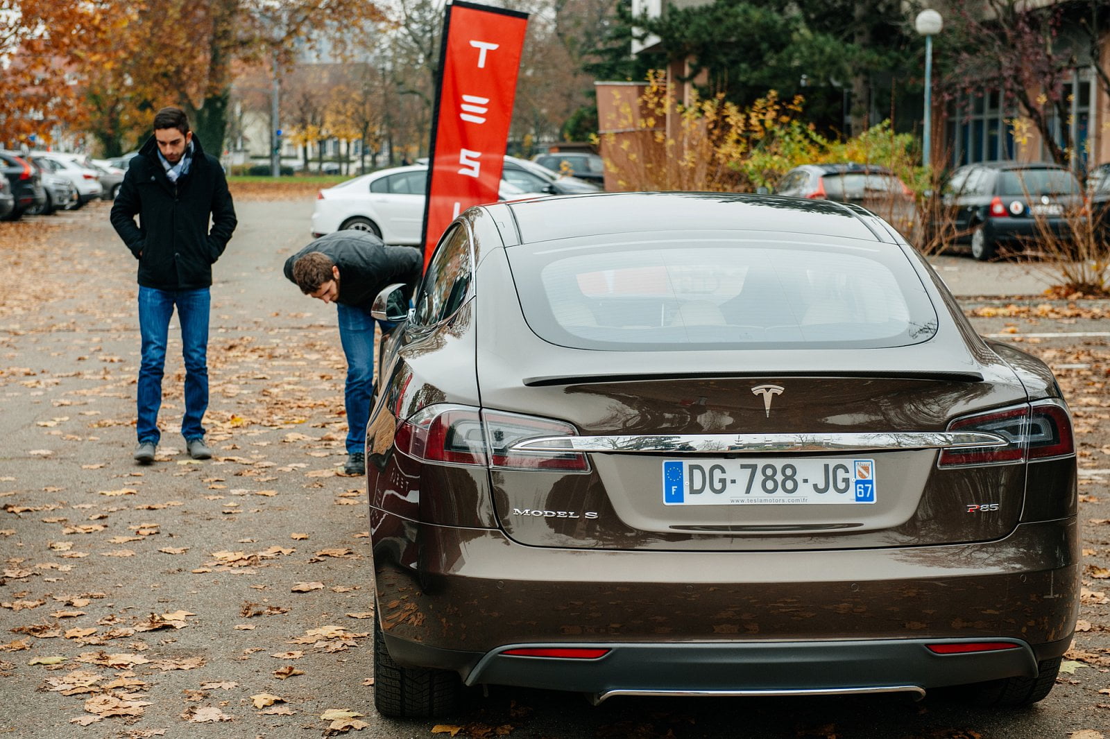 Auto si také můžete pronajmout přes operativní leasing. S nájezdem do 20 tisíc kilometrů za rok ji lze mít například od firmy TrendPark za 71 390 korun (59 990 bez DPH). Možný je i krátkodobý pronájem. Například jeden den vyjde na 4990 korun a pracovní týden na 14 990 korun (obě ceny jsou včetně DPH). Za den lze za tyto ceny najet 200 kilometrů.