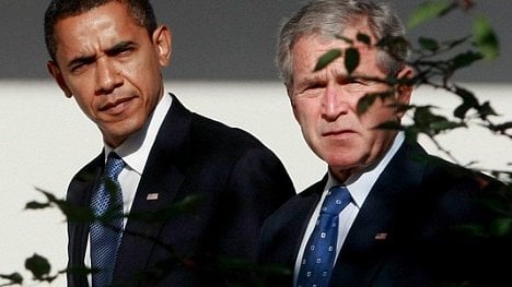 Náhledový obrázek - Zastrašování a politika rozdělování. Obama a Bush nepřímo kritizovali Trumpa
