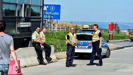 Náhledový obrázek - Německo neplánuje změny režimu na hranici s Českem, ubezpečil Seehofer Hamáčka