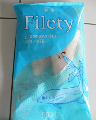 FILETY Z TRESKOVITÝCH RYB. Kategorie: Falšované potraviny. Nevyhovující parametr: obsah masa. Ve výrobku byl zjištěn podstatně menší obsah masa, než bylo uvedeno na obale. Výrobce: Bidvest Kralupy s.r.o., Kralupy nad Vltavou. Místo kontroly: AHOLD Czech Republic, a.s., Olomouc
