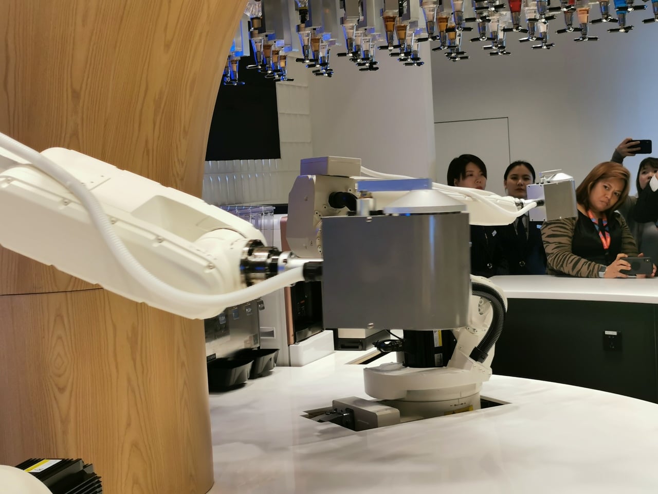 Robotický bar v Číně