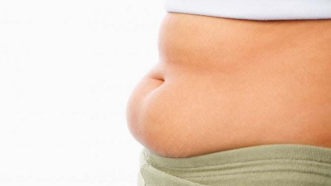Břicho, za které nemůžete vy, ale hormony. „Hormonální bříško“ mají ženy i muži