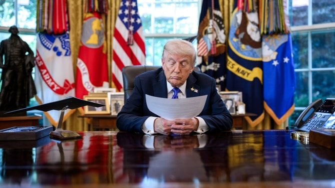 Ceny leteckého paliva prudce rostou. Vážně už to znepokojuje i některé Trumpovi poradce
