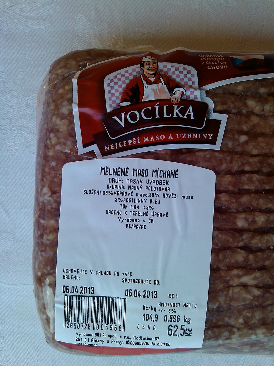 Mělněné maso míchané, polotovar: 98 % masa, 0,59 kg za 62,50 Kč, 104,90 Kč/kg výrobku, Billa - Vocílka, obsahuje rostlinný olej