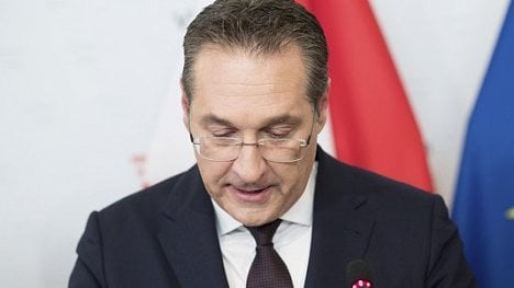 Náhledový obrázek - Rakouský vicekancléř Strache zapletený do aféry státních zakázek rezignoval