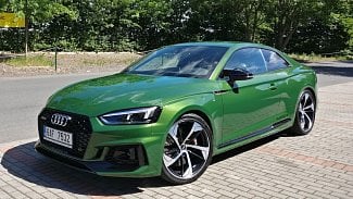 Náhledový obrázek - Audi RS5 doburácelo na český trh. Dva válce vyměnilo za dvě turba a naučilo se zatáčet