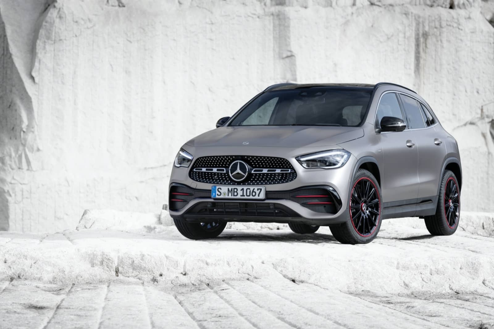 2020-08-Mercedes-Benz-GLA-2020-17.jpg