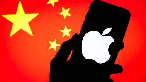 Náhledový obrázek - Zákaz používaní Applu v Číně? Americký technologický gigant ztratil 200 miliard dolarů kvůli obávám z plánovaných restrikcí