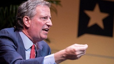 Náhledový obrázek - Trump nám všechny dlužné miliony zaplatí, slibuje starosta New Yorku de Blasio