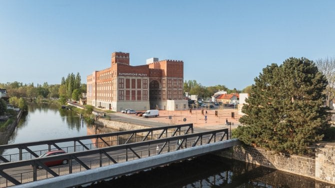 Crème de la crème české architektury. Industriální „katedrály“ ožívají, mecenáši a města je mění na galerie a kulturní centra