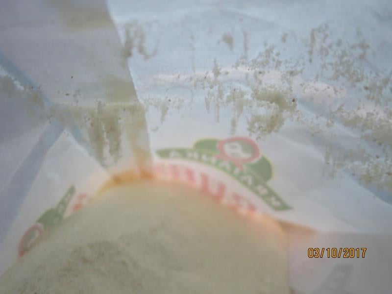 Duc Le Dinh, Duchcov: HRUBÁ mouka pšeničná - uvnitř potraviny se vyskytovali mrtví škůdci (larvy i dospělci) a stopy po jejich činnosti (pavučinky). Výskyt škůdců byl zjištěn i na obale potraviny.