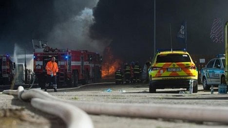 Náhledový obrázek - Hasiči bojovali čtyři hodiny s požárem v Kutné Hoře