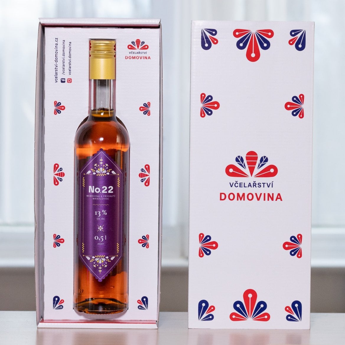 Mandlová medovina od Včelařství Domovina v dárkovém balení