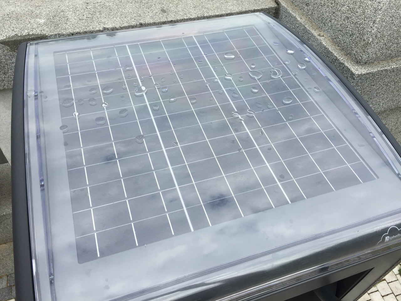 Chytré odpadkové koše Bigbelly v ulicích Prahy