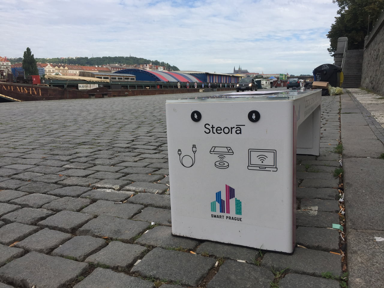 Chytré odpadkové koše Bigbelly v ulicích Prahy