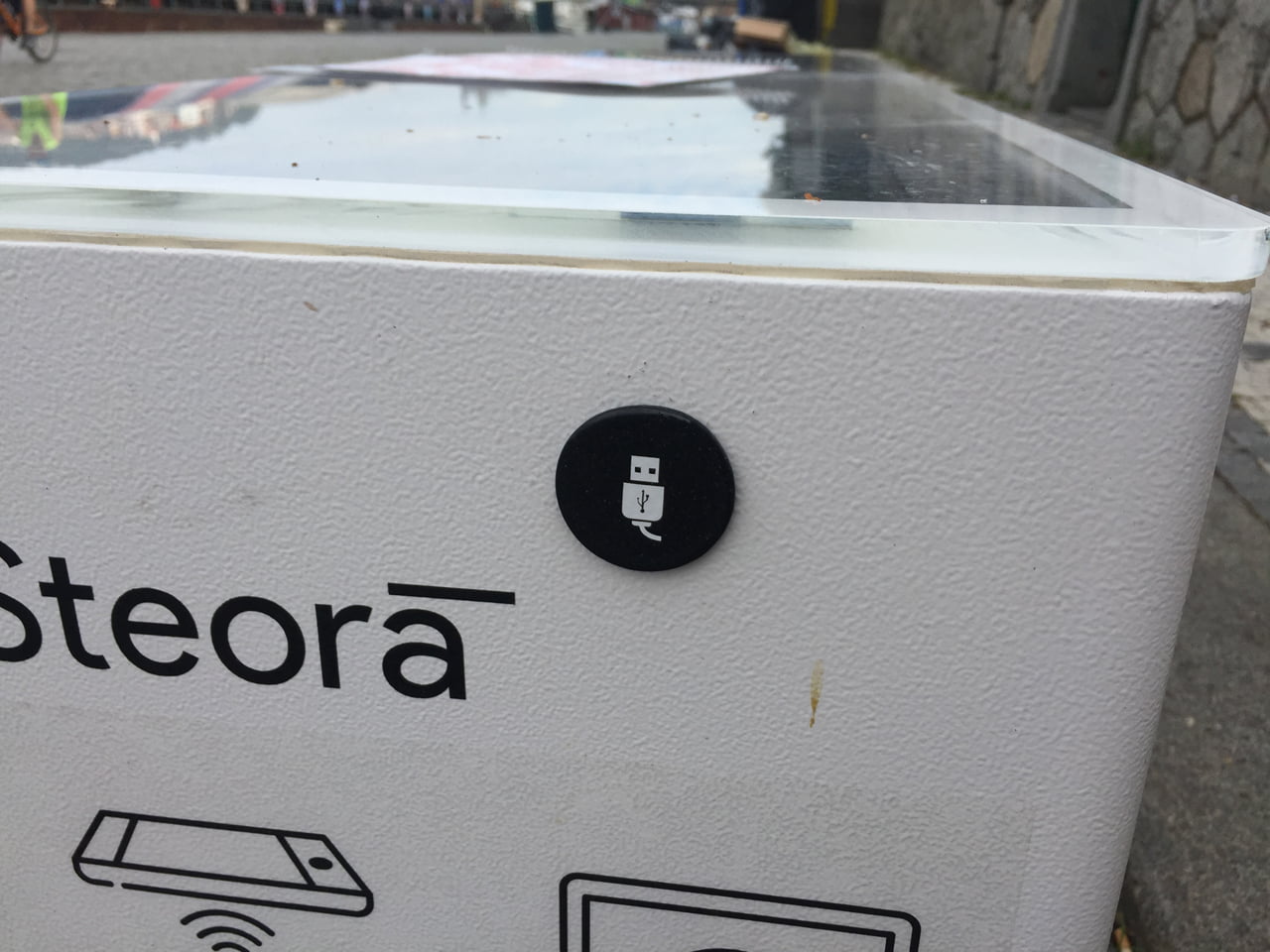 Chytré odpadkové koše Bigbelly v ulicích Prahy