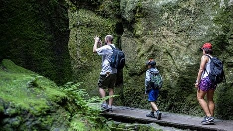 Náhledový obrázek - Ubytovaných turistů v Česku přibylo. Nejvíce přijelo Němců, Slováků a Číňanů