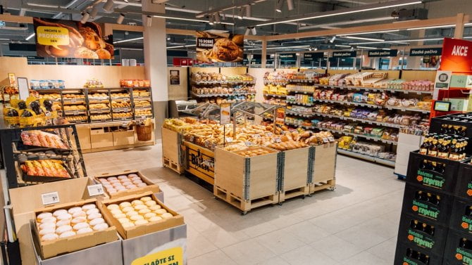 Dvě prodejny v jednom dni. BILLA rozšiřuje svoji síť o nové obchody v Chomutově a Třeboni