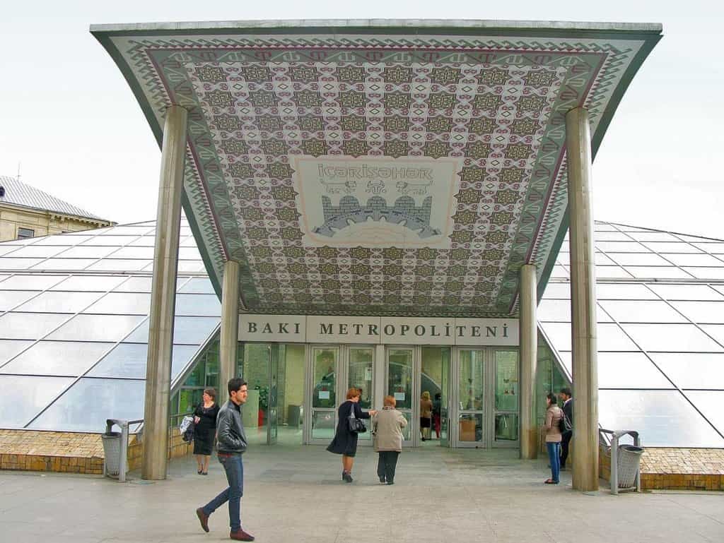 2018-12-od-komunismu-k-ropnc3a9mu-kapitalismu-pod-taktovkou-alij