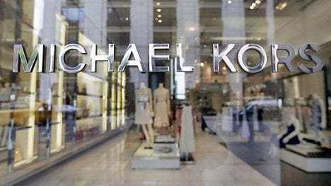 Náhledový obrázek - Italský módní dům Versace mění majitele. Za 1,8 miliardy eur ho kupuje Michael Kors