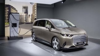 Náhledový obrázek - Mercedes představil model VLE a nejen konkurentům spadla brada. Tahle dodávka je spíš „esko“ na chůdách