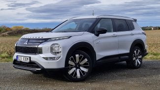 Náhledový obrázek - Test Mitsubishi Outlander PHEV 4×4 Intense (2025): Čekání se vyplatilo