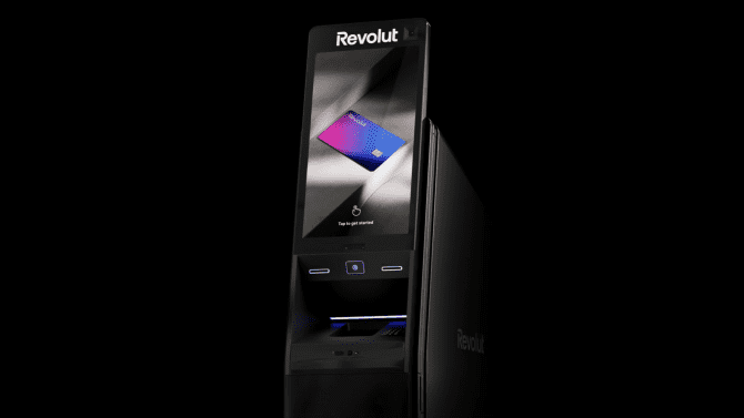 Revolut překračuje hranice mobilu. Po vlastním tarifu přichází s bankomaty, které vám vydají kartu na počkání