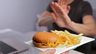 Náhledový obrázek - V rámci diety při vysokém cholesterolu zapomeňte na hamburger, hranolky i sušenky a jezte více ryb