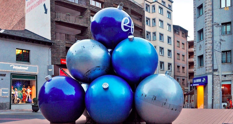 Krásné vánoční a jiné dekorace od firmy S.O.S. - Dekorace.