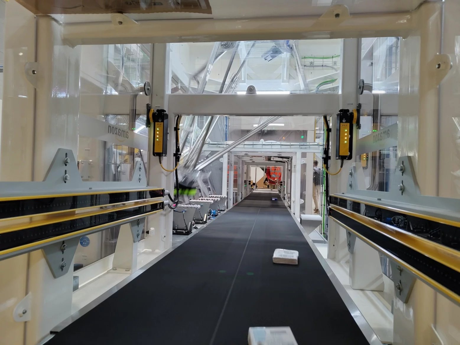 Amazon Universal Robotic Labeller